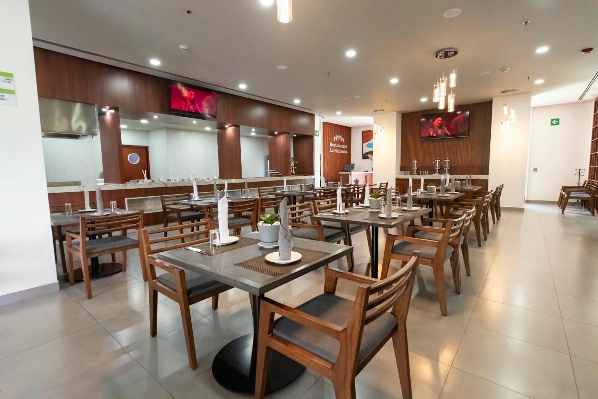 Holiday Inn Uruapan By Ihg Dış mekan fotoğraf