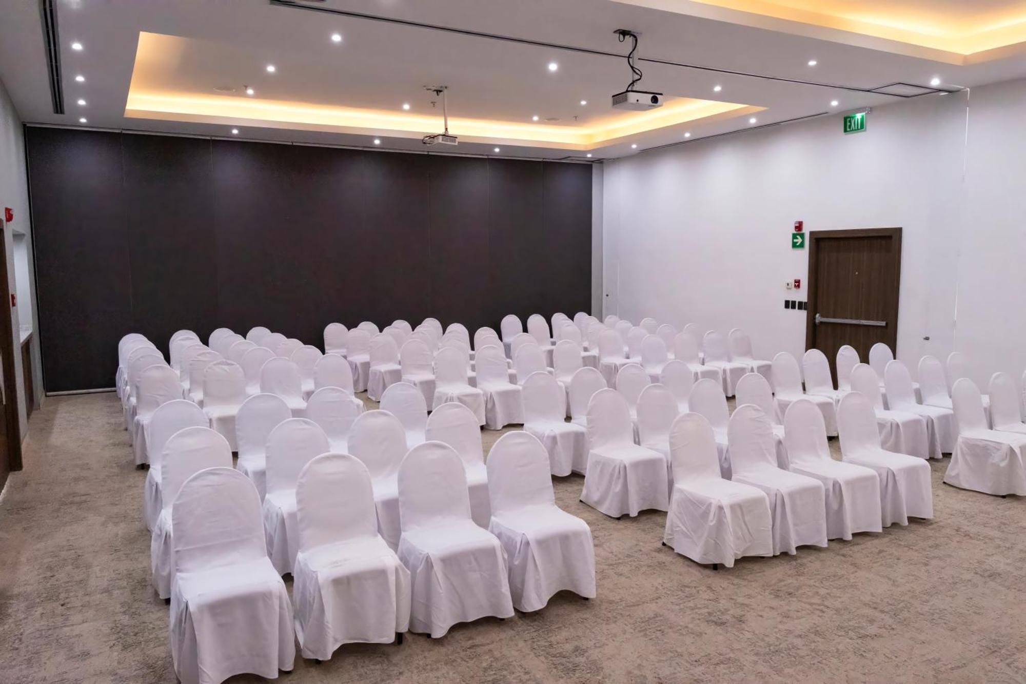 Holiday Inn Uruapan By Ihg Dış mekan fotoğraf