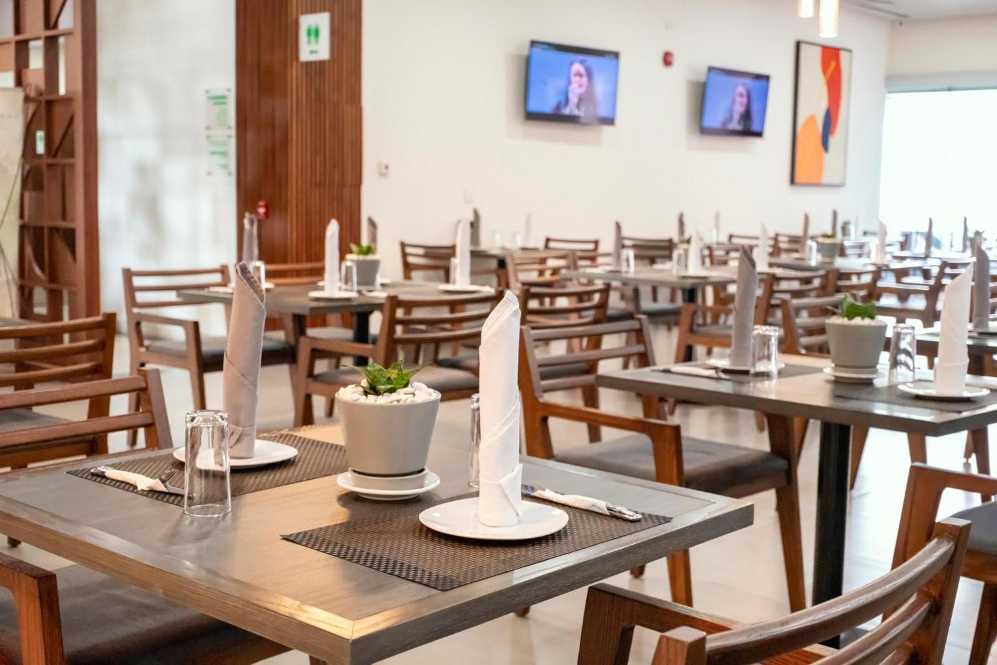 Holiday Inn Uruapan By Ihg Dış mekan fotoğraf