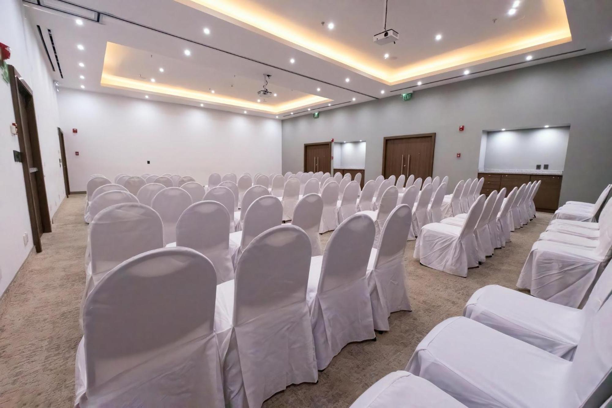 Holiday Inn Uruapan By Ihg Dış mekan fotoğraf