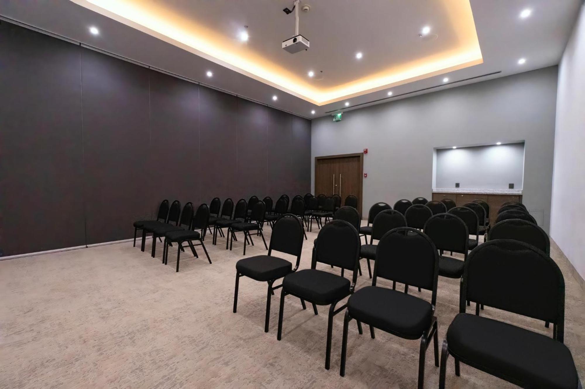 Holiday Inn Uruapan By Ihg Dış mekan fotoğraf